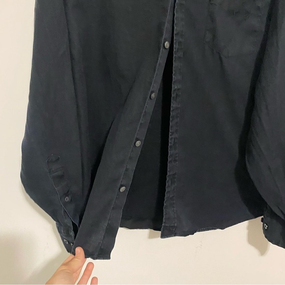 UNTUCKit Dark Navy Blue Linen Button Up Shirt size Large - Picture 4 of 9